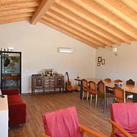 Casa Corte Do Vale Local Holiday home *